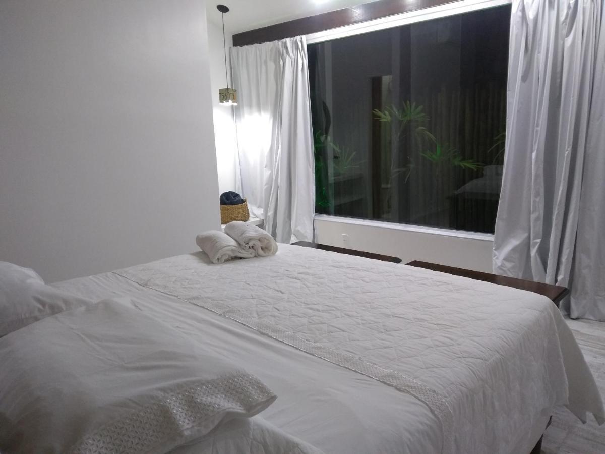 Almas Gemeas Suite Com Cozinha Praia Da Ribeira アングラドスレイス エクステリア 写真