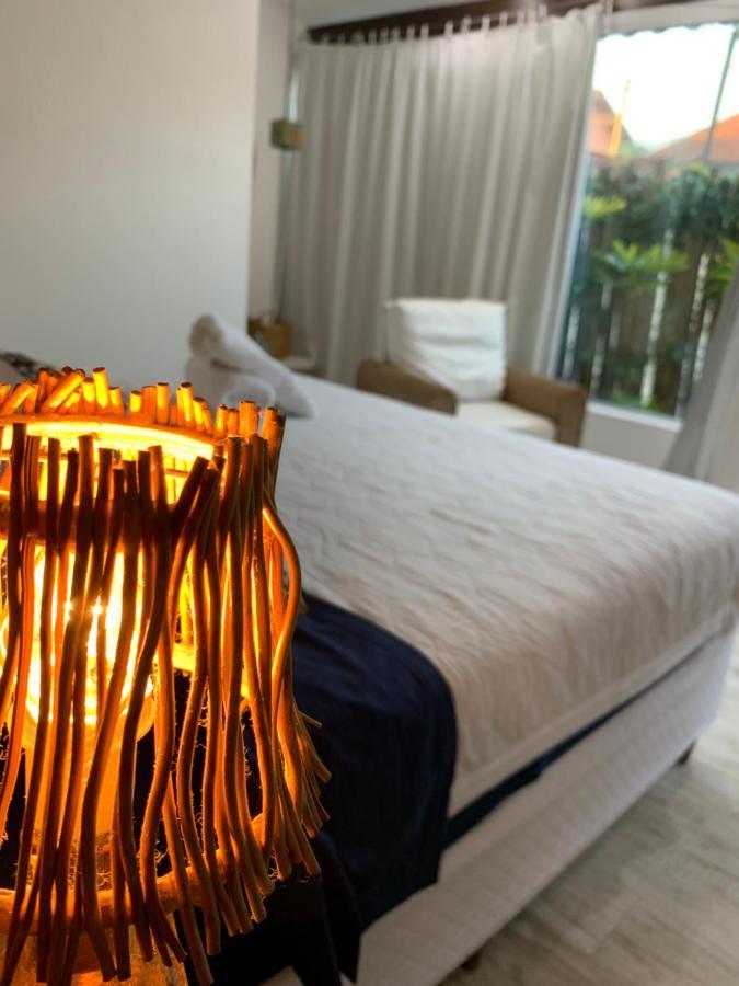Almas Gemeas Suite Com Cozinha Praia Da Ribeira アングラドスレイス エクステリア 写真