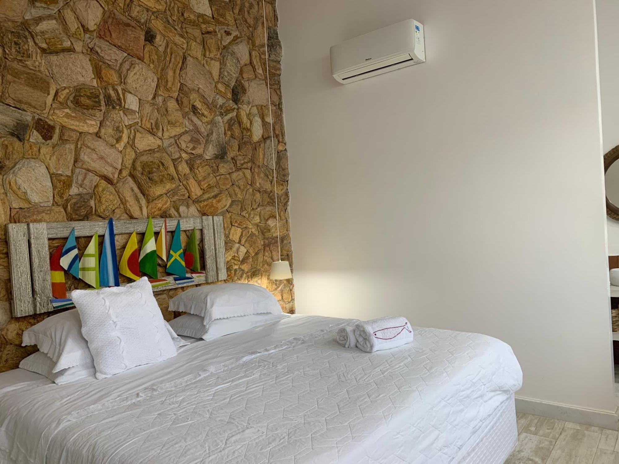 Almas Gemeas Suite Com Cozinha Praia Da Ribeira アングラドスレイス エクステリア 写真